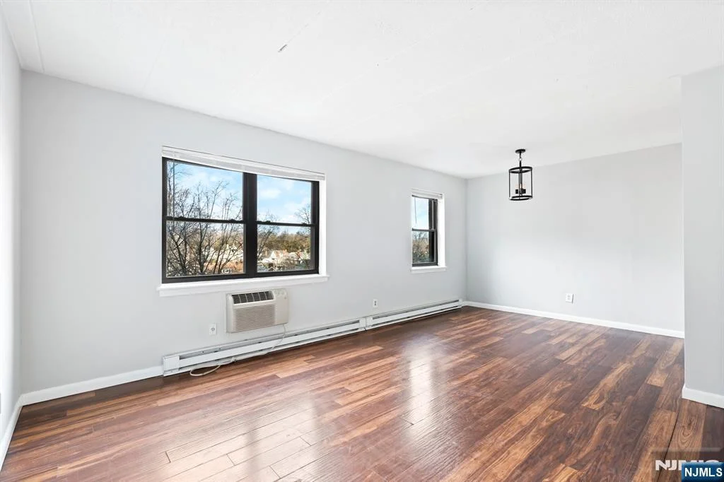 300 Lookout Ave APT C4 - view 2